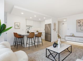 60 Southport St #909, Toronto, ON M6S 3N4