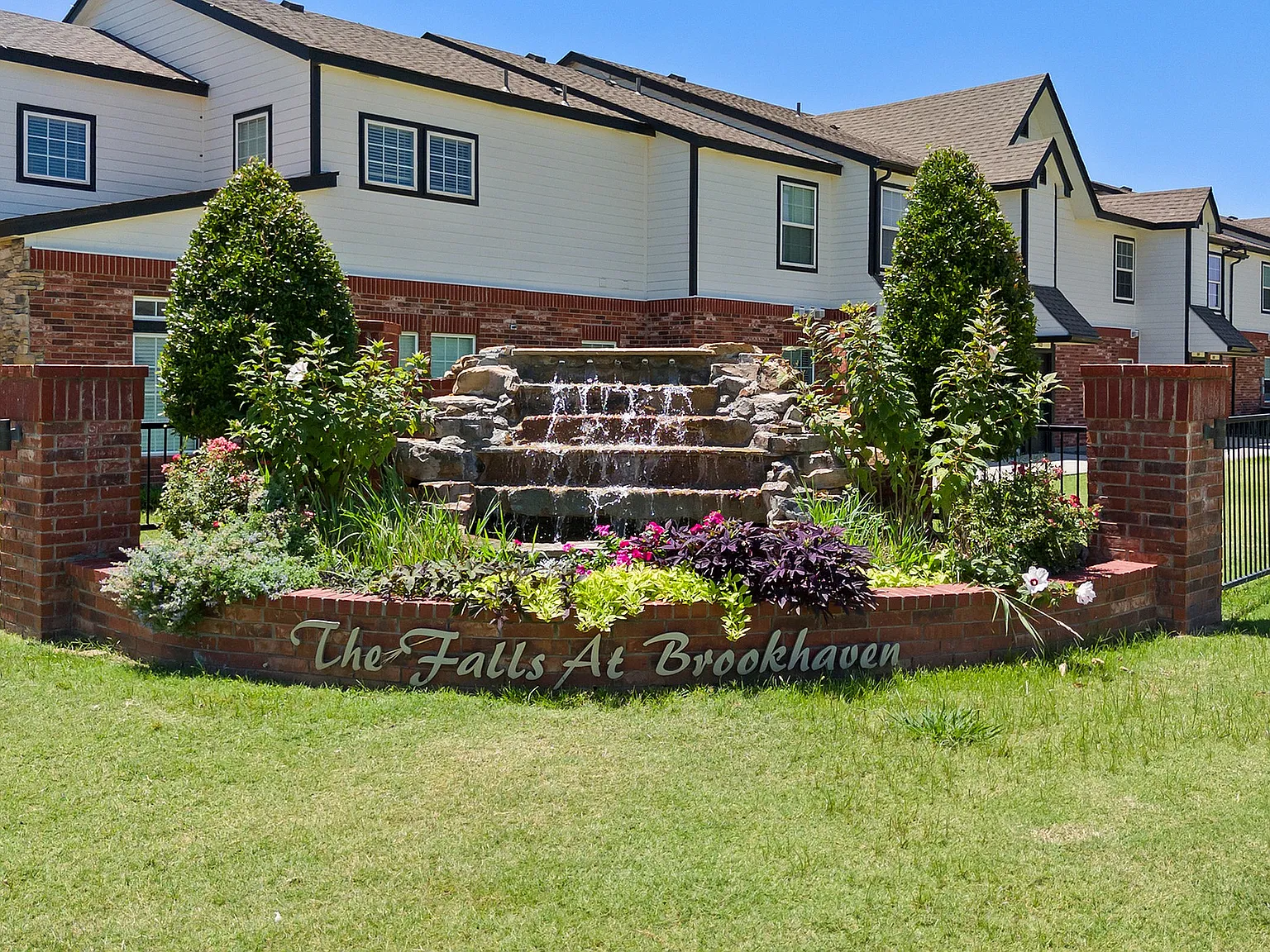 The Falls at Brookhaven — Photo 1