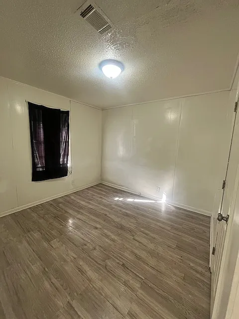 1665 Madden Ave — Photo 3