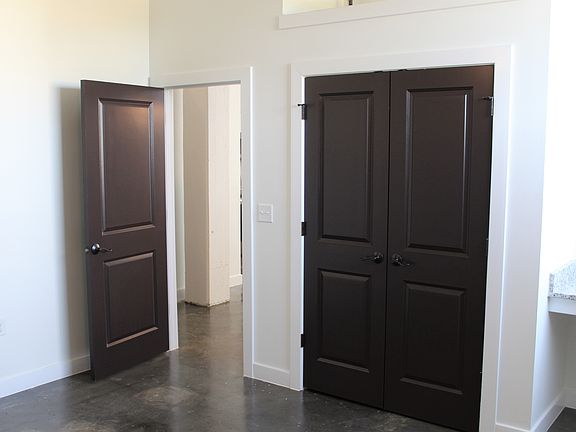 5th image of 410 Wellons St #204