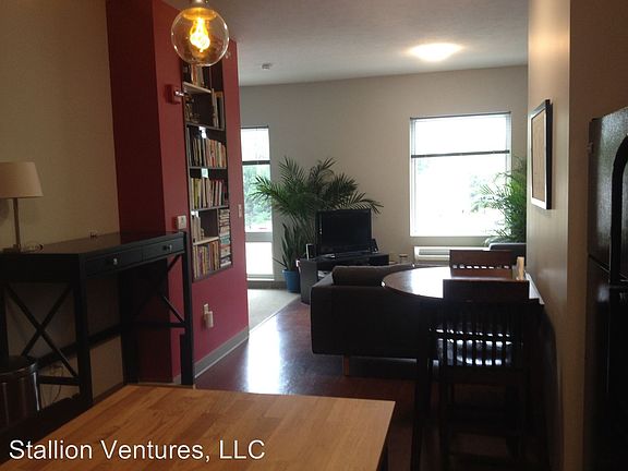 3rd image of 3535 Holdrege St APT 304