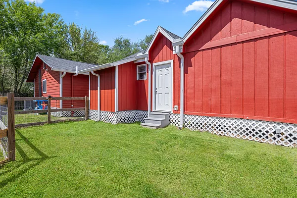 7818 James Dr — Photo 28
