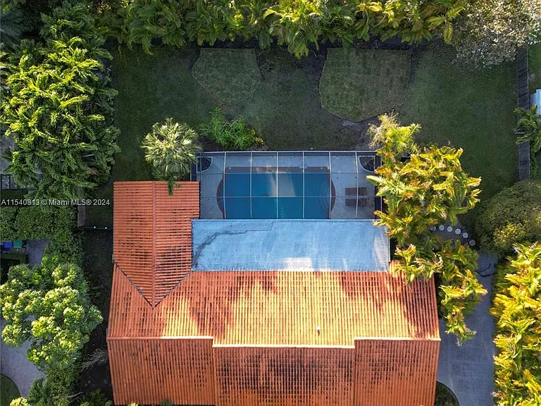 10130 SW 70th Ave — Photo 73