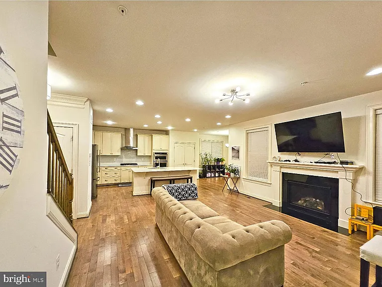 3332 Burton Dr — Photo 33