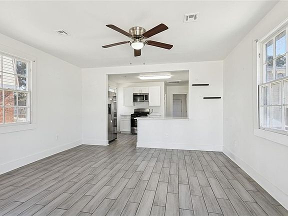 3rd image of 4828-30 Condor St