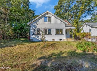 408 Arlington Ave N, Bayville, NJ 08721