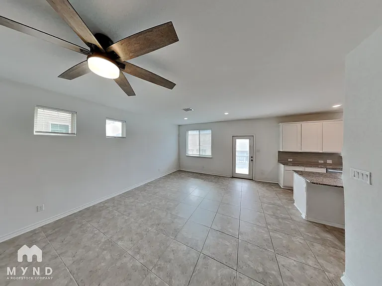 21535 Vista De Cristal — Photo 2
