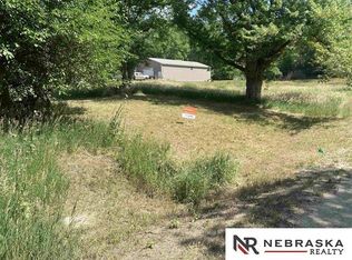 7409 N 42nd St, Omaha, NE 68112