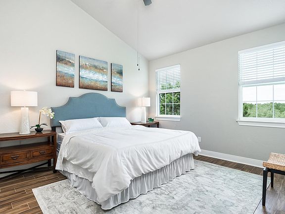 5th image of 327 Chickering Ave #2