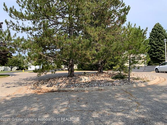 2nd image of 7106 Creekside Dr #47