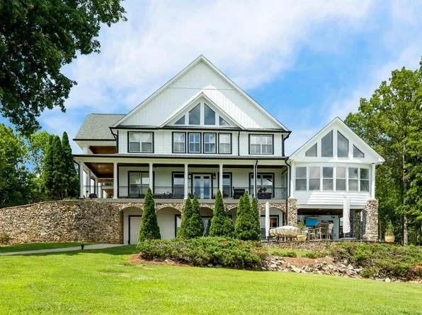 280 Meadow Lake Cir, Calera, AL 35040