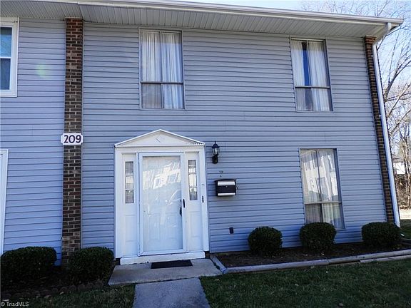 2nd image of 209 E Montcastle Dr Unit F
