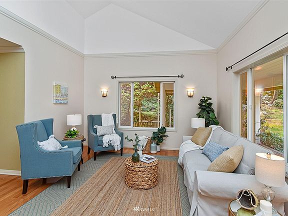 5th image of 15960 Lemolo Shore Dr NE