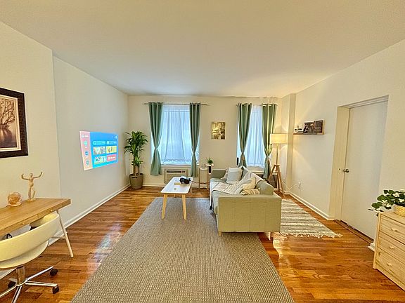 3rd image of 216 W 78th St APT 1B