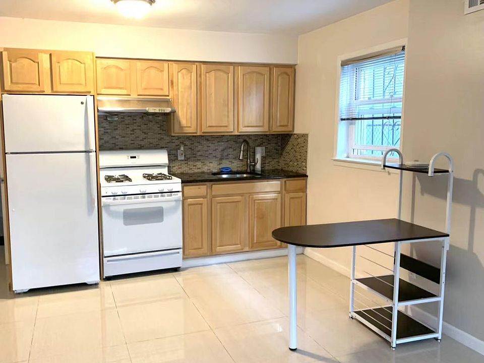 1st image of 196-61 45th Dr Floor 1