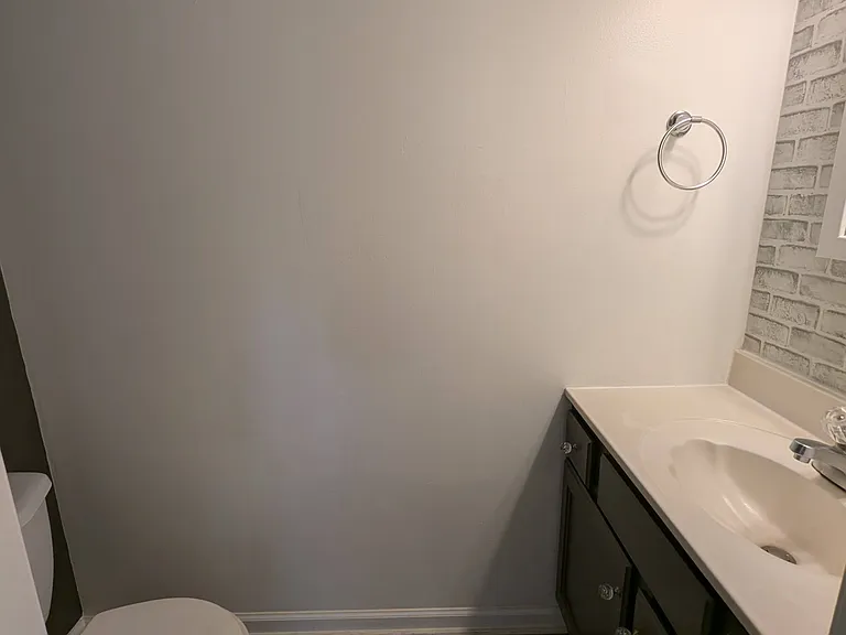 1816 Lakeside Dr — Photo 14