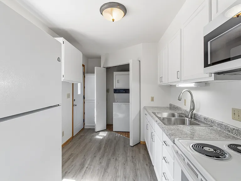 3485 Hargrove St — Photo 8