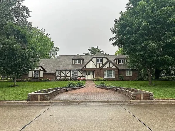 102 Wickerwood Dr, Sikeston, MO 63801