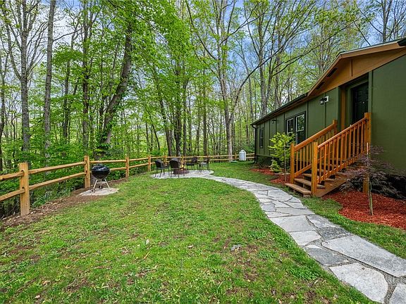 2nd image of 1426 Rainbow Trail