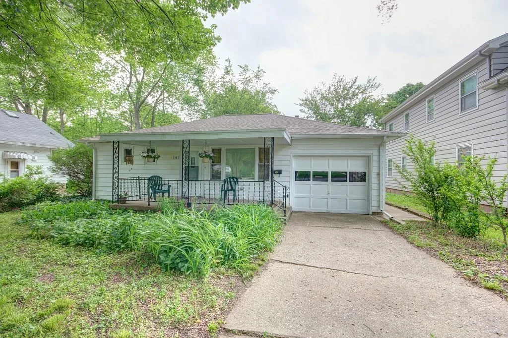 1002 S Anderson St photo 1
