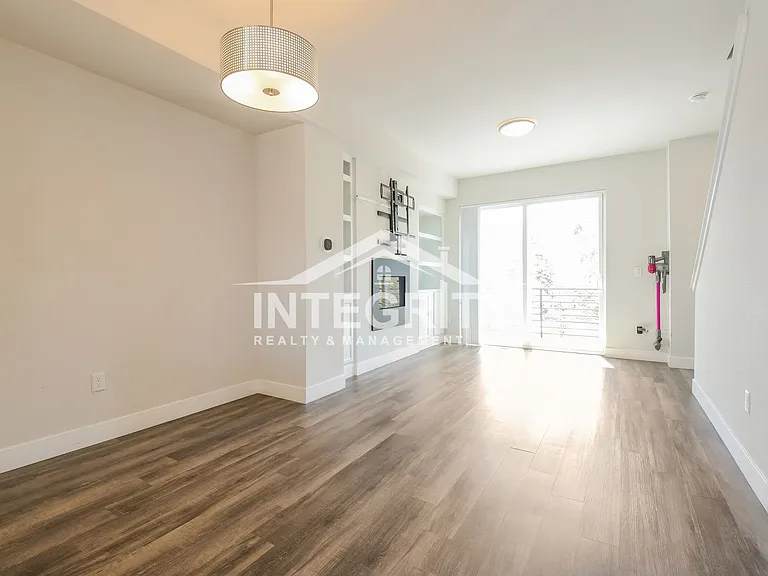5557 W 10th Ave — Photo 14