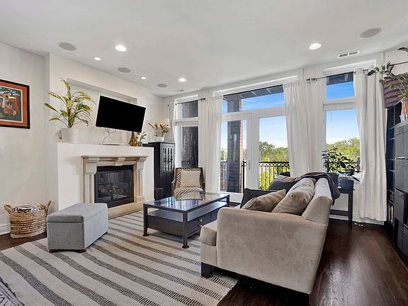 3rd image of 4156 N Elston Ave APT 3N