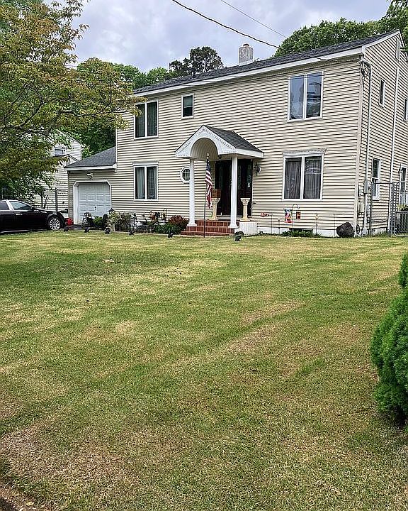 1st image of 11 Jumping Brook Dr