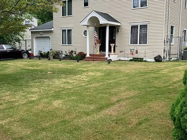 11 Jumping Brook Dr, Neptune, NJ 07753