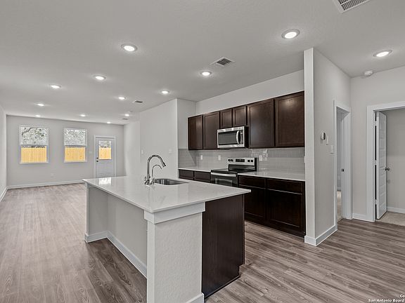 4th image of 14711 Emerio Drive
