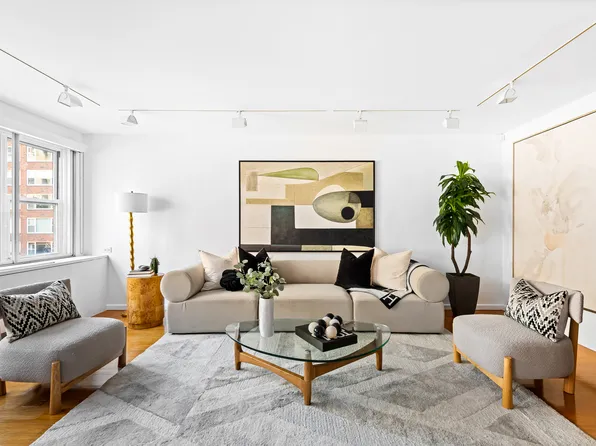 130 East 63rd Street image 1 of 9