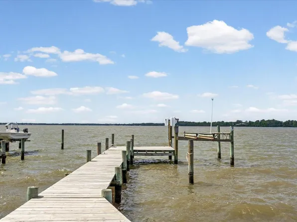 9120 Hinton Ave, Sparrows Point, MD 21219