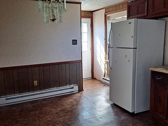 4th image of 204 Macy Herndon Ln