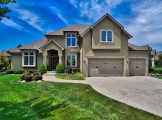 4400 NE Hideaway Dr, Lees Summit, MO 64064