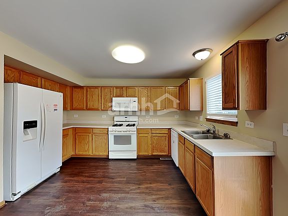 3rd image of 2816 Bloomfield Dr