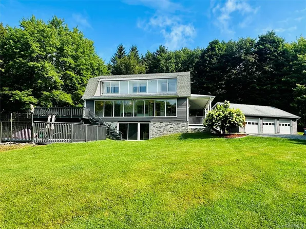 109 Brush Hill Rd, Millbrook, NY 12545