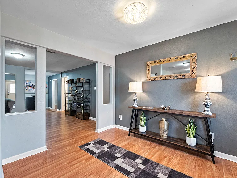 403 Norman Dr — Photo 7