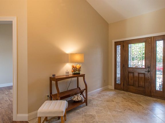2nd image of 231 S Roaring Fork Dr