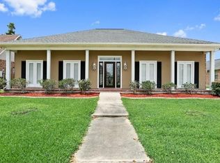 3608 Lake Michel Ct, Gretna, LA 70056
