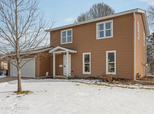 877 N Gladstone Ave, Aurora, IL 60506