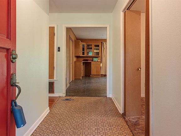 4th image of 200 Sikes St