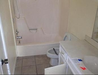 5th image of 131 Basswood St