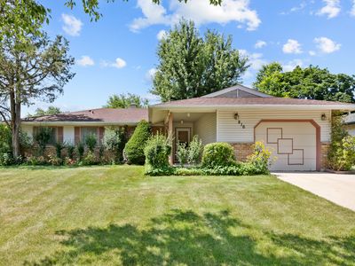 816 Delphia Ave, Elk Grove Village, IL, 60007