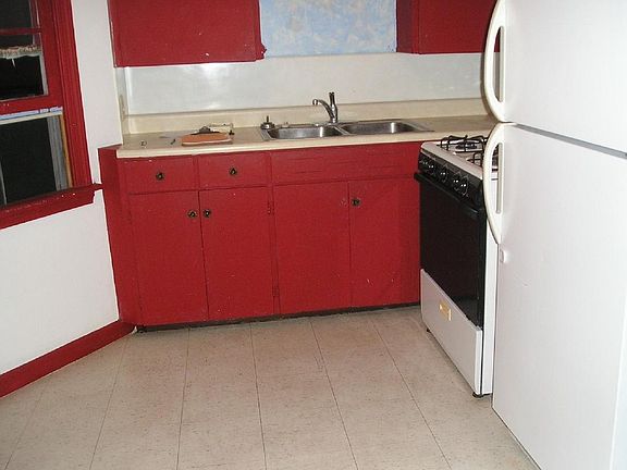 2nd image of 653 N Main St #2