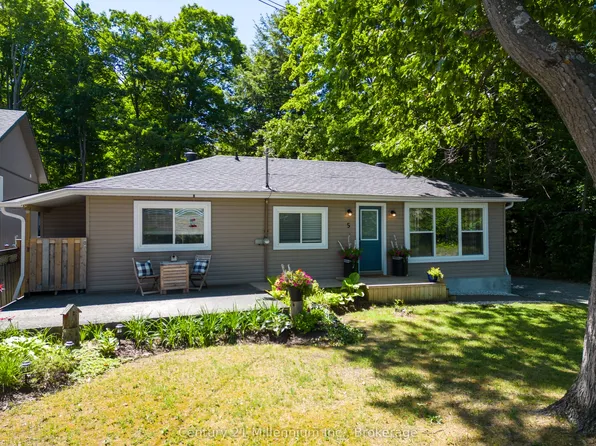 5 Bells Park Rd, Wasaga Beach, ON L9Z 2X2