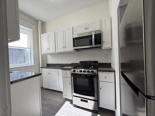 239 Kelton St #7 Photo 1