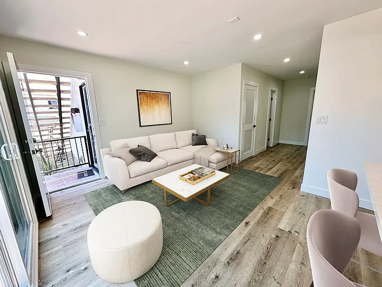 12759 Matteson Ave — Photo 2