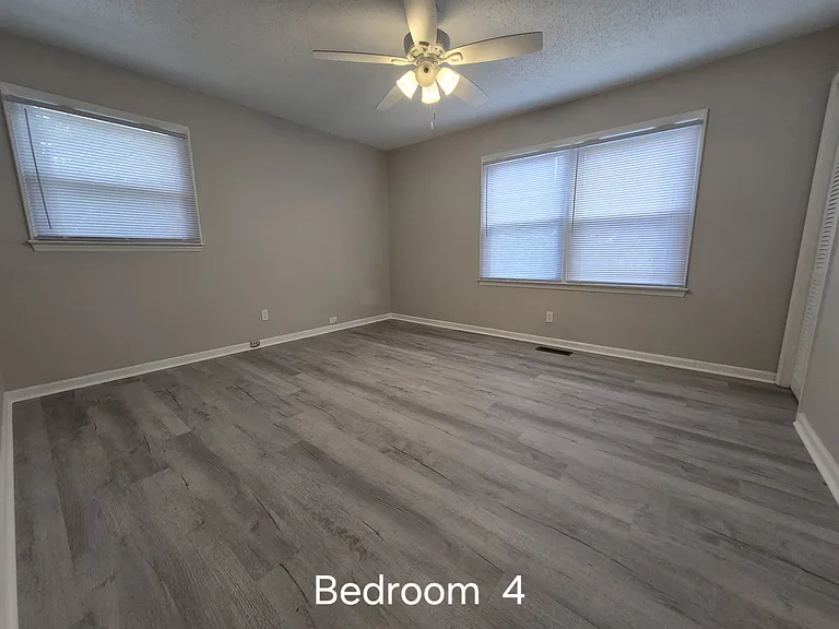 404 Wooddale Dr — Photo 17