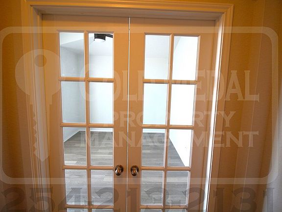 3rd image of 1001 Torino St