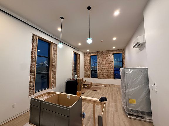 3rd image of 345 N Colorado Ave #202