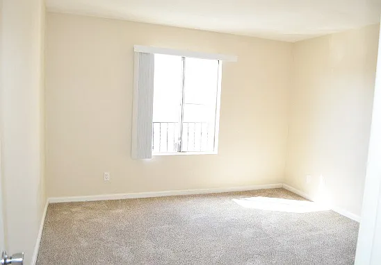 Lomita Apartments — Photo 12